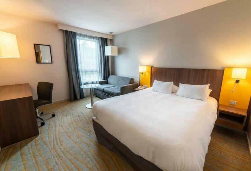 اتاق خانوادگی, Holiday Inn Lyon Vaise, An Ihg