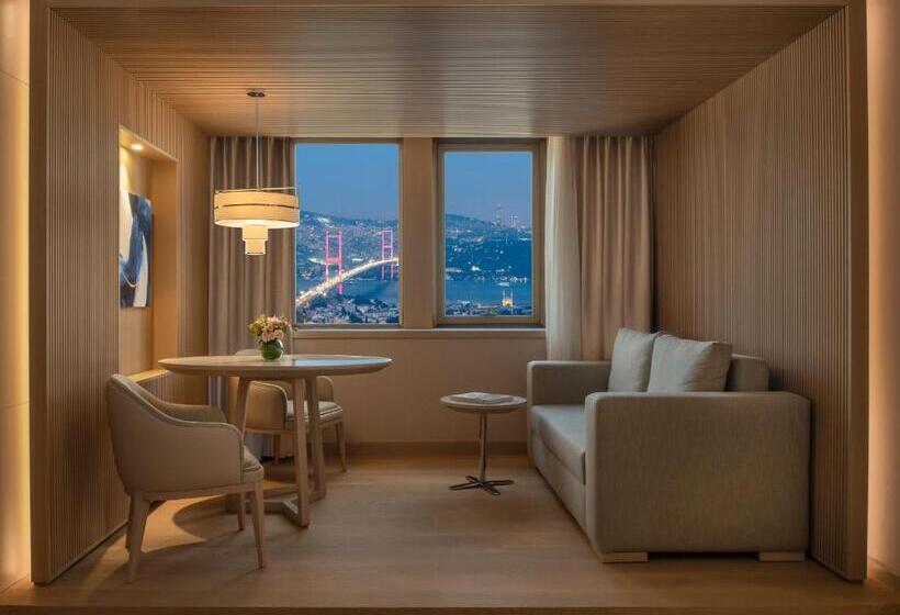 キングサイズベッドのスイートルーム, Mövenpick Hotel Istanbul Bosphorus