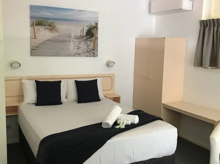스위트, Ocean Breeze Motel