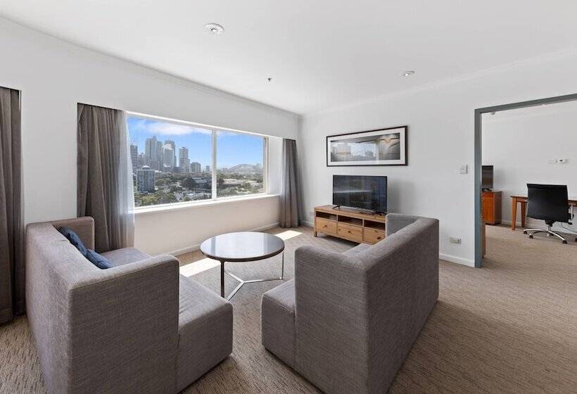 스위트, Holiday Inn Sydney Potts Point
