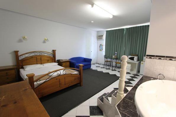 자쿠지 스위트, Lazy River Motor Inn