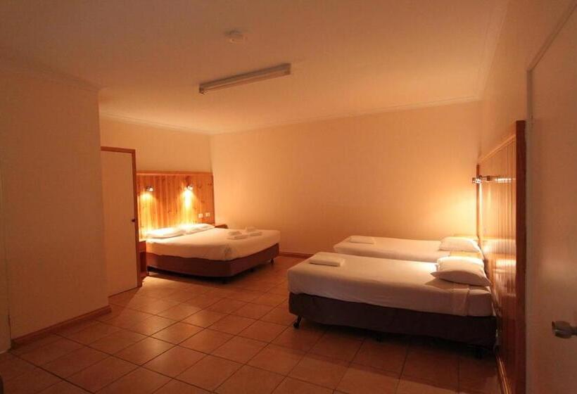 패밀리 룸, Lazy River Motor Inn