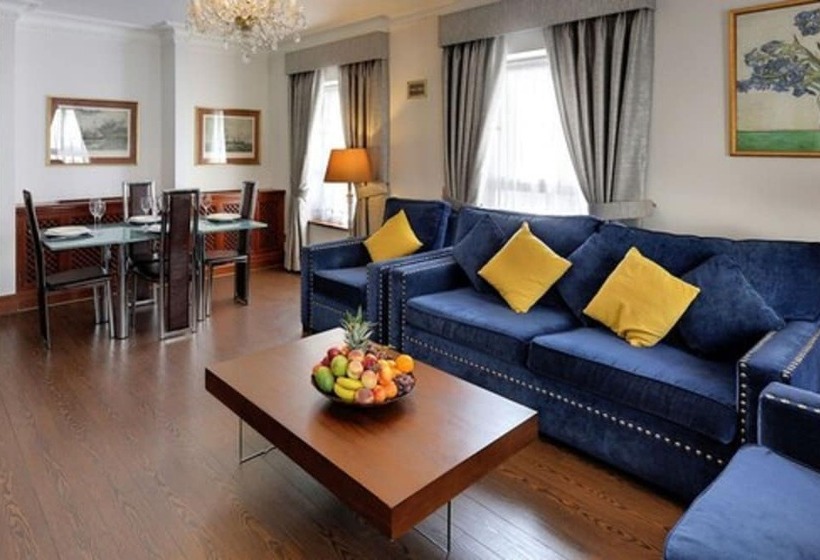 آپارتمان 3 خوابه, Carlton Court   Mayfair