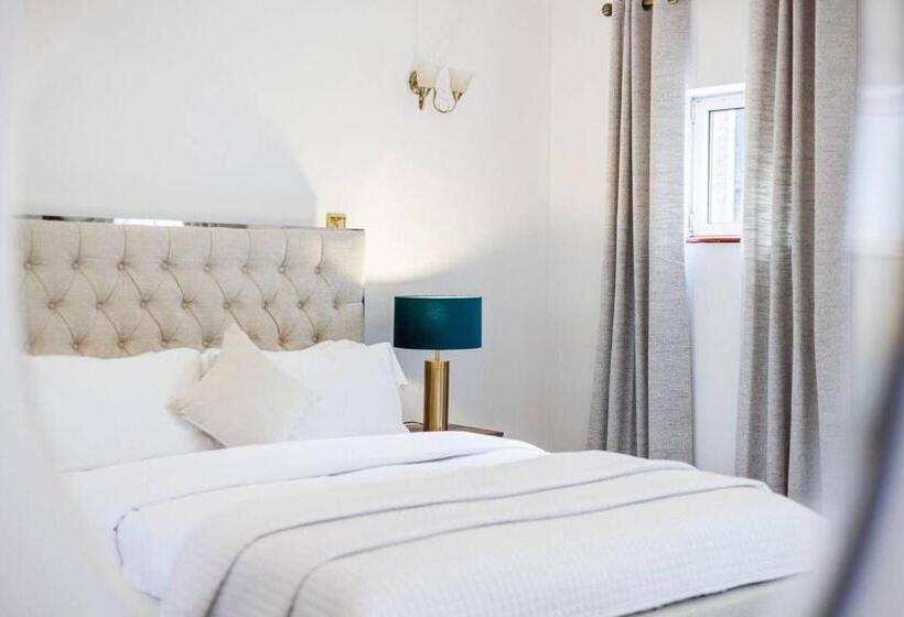 ویلای 1 خوابه, Carlton Court   Mayfair