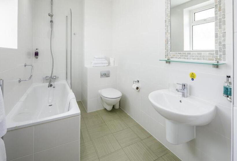 Quarto Familiar, Ommaroo
