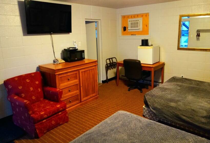 带2个双人床的标准工作室, Chalet Inn Motel