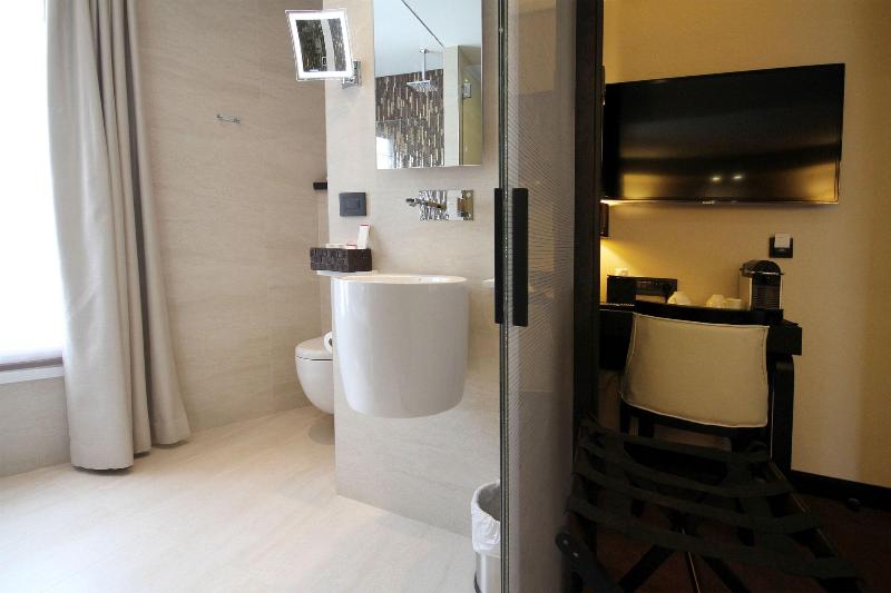 اتاق لوکس, Hôtel Elysées Paris