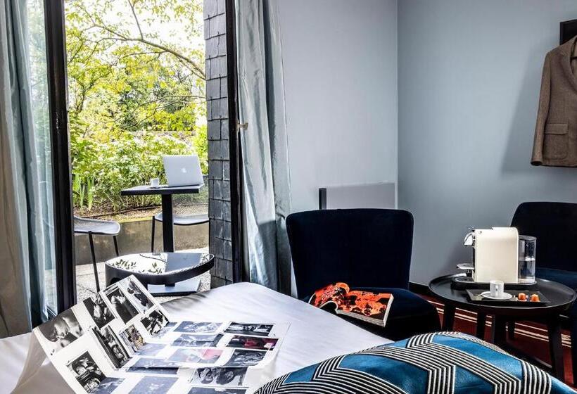 Номер Стандарт, L'hôtel