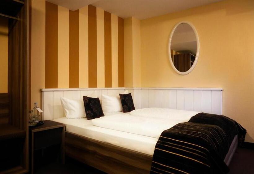 Четырехместный Номер Стандарт, Konsumhotel Dorotheenhof Weimar