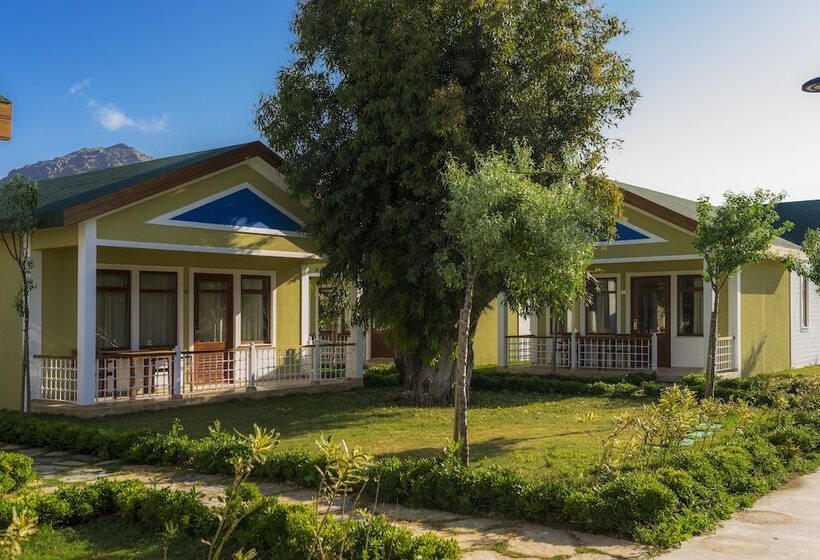 חדר דלוקס, Club Marma