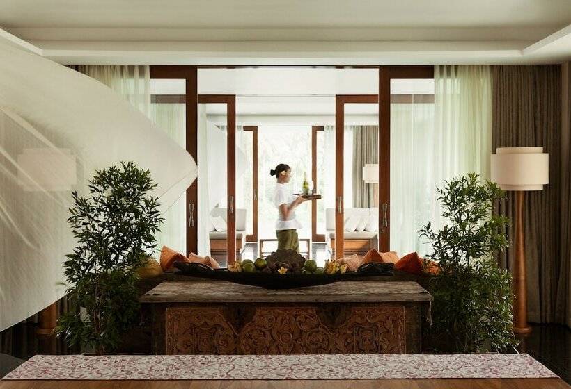 プール付３ベッドルーム　ビラ, Kamandalu Ubud