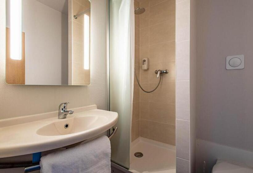 חדר סטנדרט לשלושה, B&b Hotel Vannes Ouest Golfe Du Morbihan