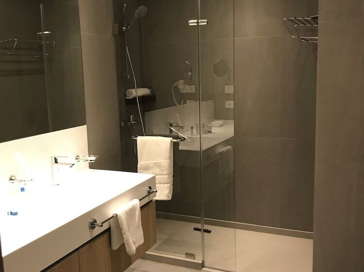 سوییت جونیور, Monot Suites