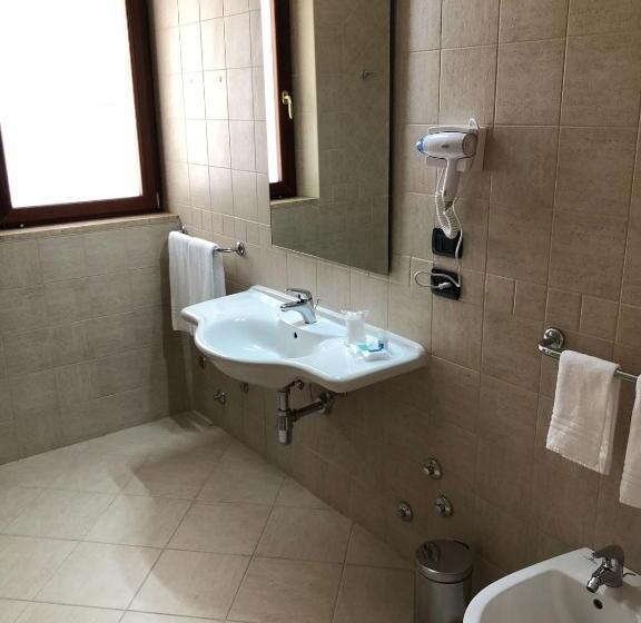 جناح مطلّ علي البحر, Continental