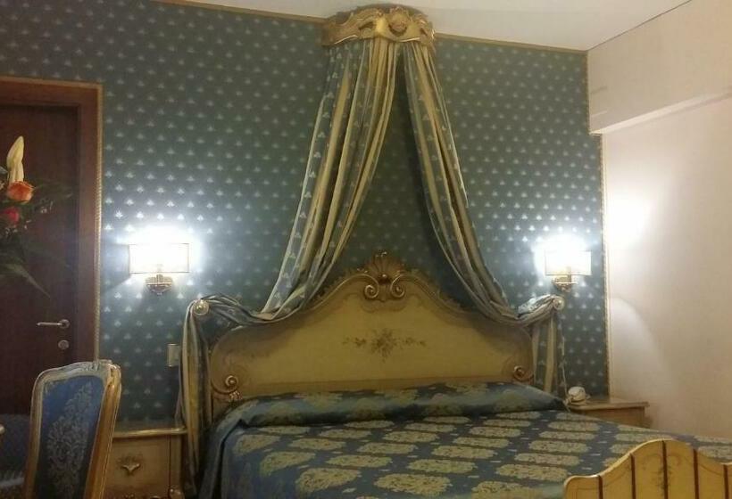 Полулюкс, Royal San Marco