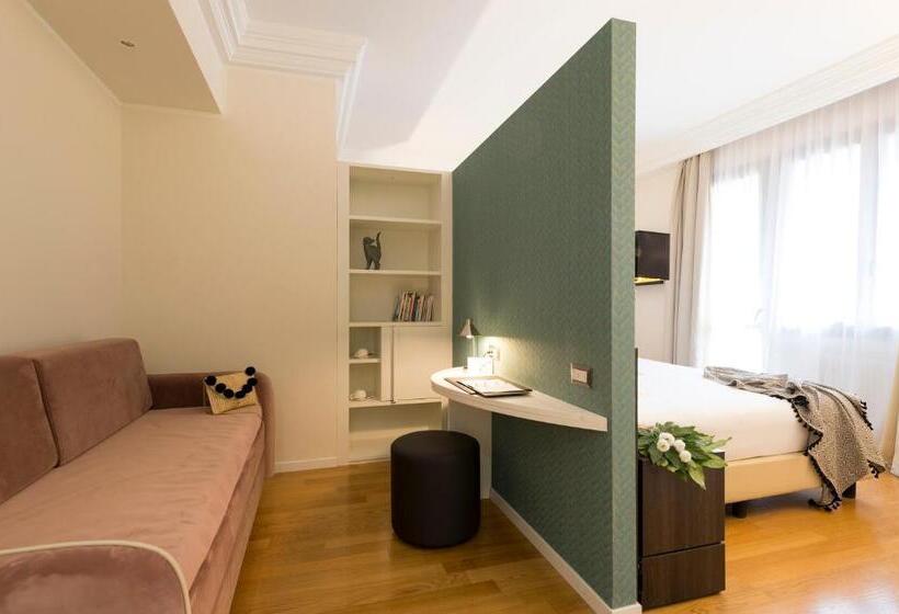 سوییت جونیور, Elizabeth Lifestyle