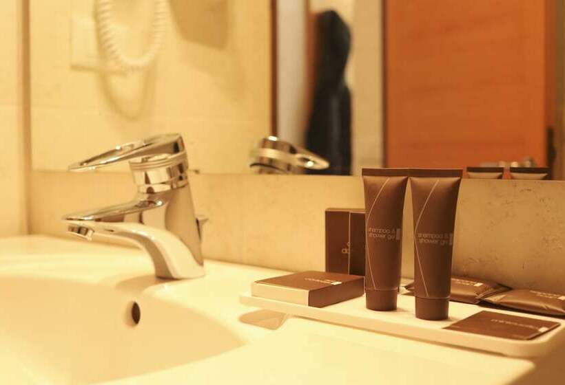اتاق خانوادگی, Style Hotel Grifone