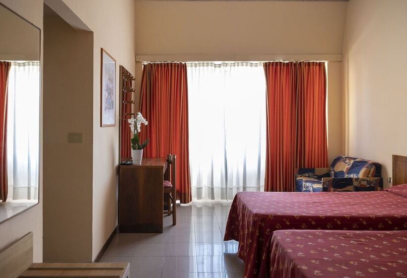 חדר סטנדרט לשלושה, Villa Margherita