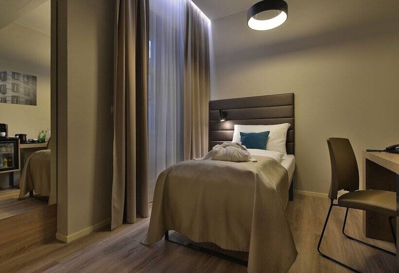 Quarto Estandar Individual com Sacada, Ea Hotel New Town