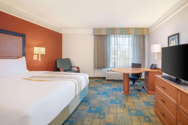 Номер Deluxe, Puteri Wing  Riverside Majestic