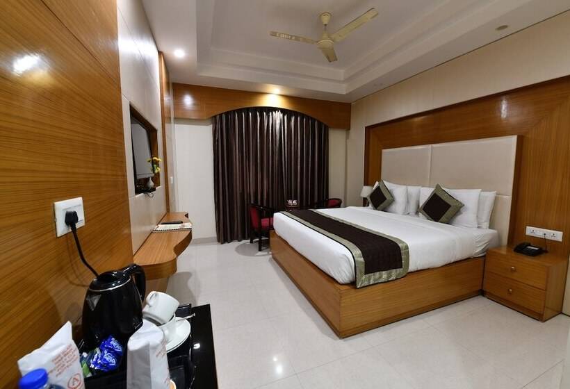 اتاق لوکس, Anand International
