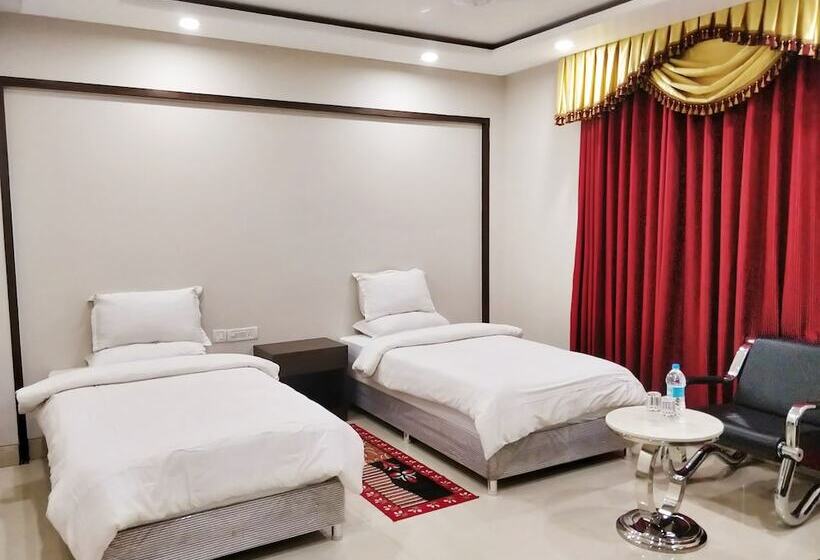 اتاق لوکس با چشم‌انداز شهر, Bodhgaya Seven Inn Hotel N Restaurant