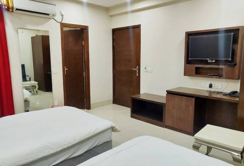 اتاق لوکس, Bodhgaya Seven Inn Hotel N Restaurant