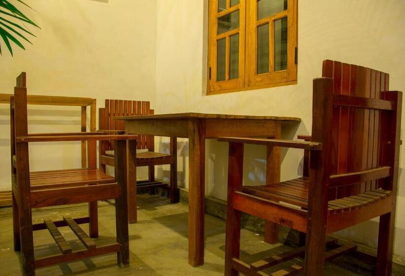 غرفة عائلية, Eagle Resort Arugambay