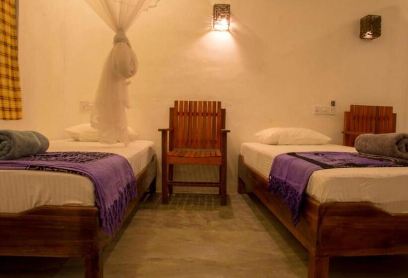 غرفة عائلية, Eagle Resort Arugambay