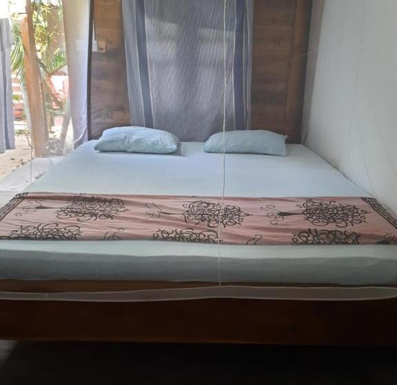 اتاق استاندارد با بالکن, Eagle Resort Arugambay