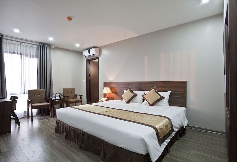 اتاق لوکس, Victor Hanoi