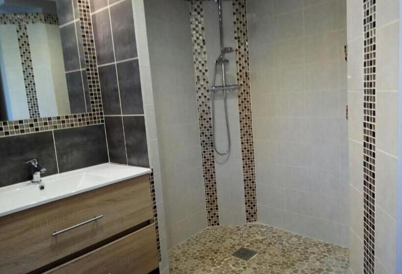 Номер Стандарт, Au Fil De L'eau
