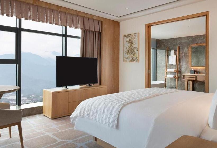Люкс Повышенной Комфортности, Le Méridien Emei Mountain Resort