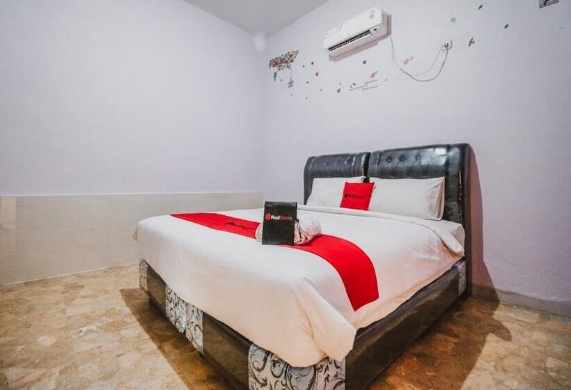Номер Economy, Reddoorz Near Millennium Ict Center Medan