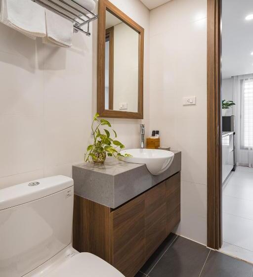 استودیوی لوکس, Narcissus Hotel & Apartment