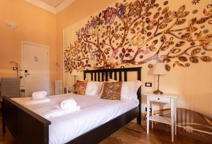 اتاق استاندارد با سرویس بهداشتی مشترک, Central City Genova