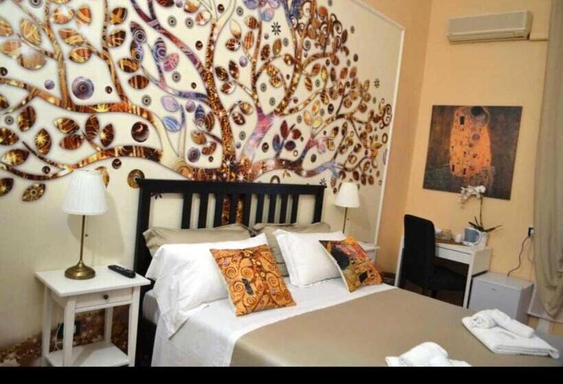اتاق استاندارد با سرویس بهداشتی مشترک, Central City Genova