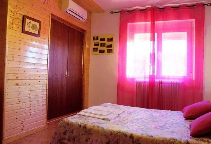Номер Стандарт, Hostal Río Mundo
