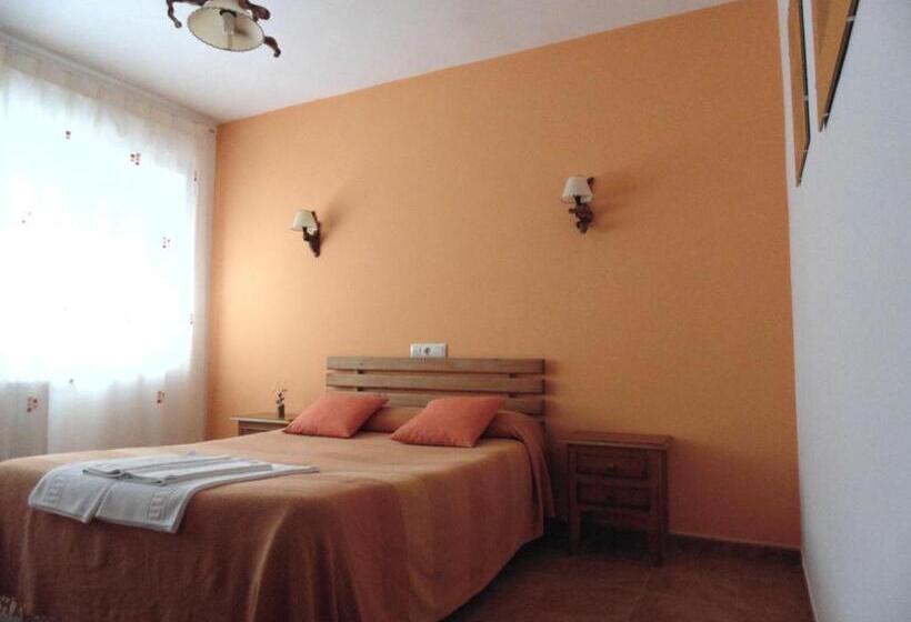 Номер Стандарт, Hostal Río Mundo