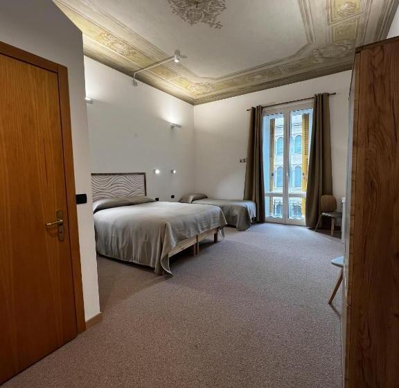 اتاق استاندارد سه تخته با بالکن, Genova Liberty