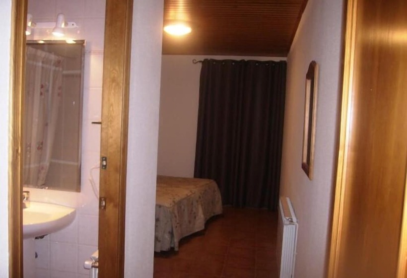 Номер Стандарт Трехместный, Hostal Pernalle