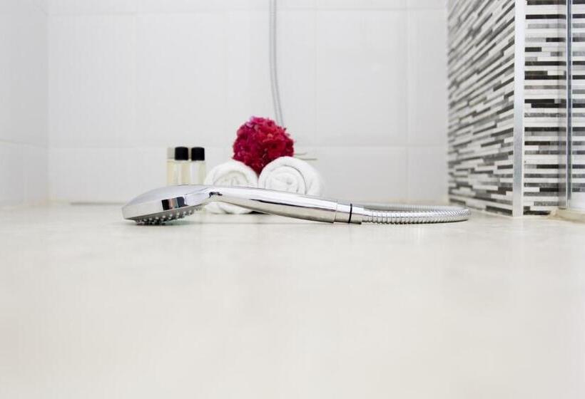 带露台的高档房间, Hostal Alhambra  Adults Only