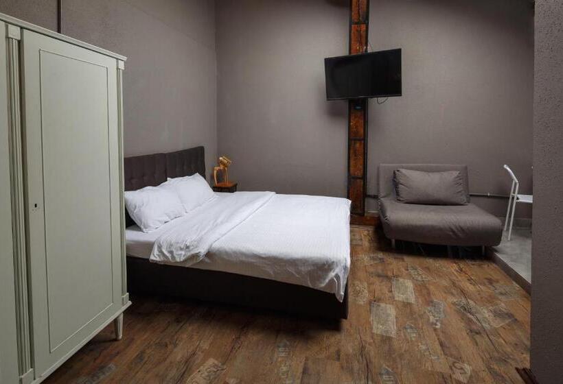 استودیو استاندارد با تخت کینگ, Mezzanine