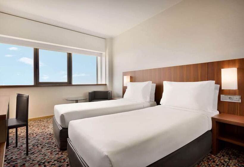 اتاق استاندارد با چشم‌انداز شهر, Ramada By Wyndham Lisbon
