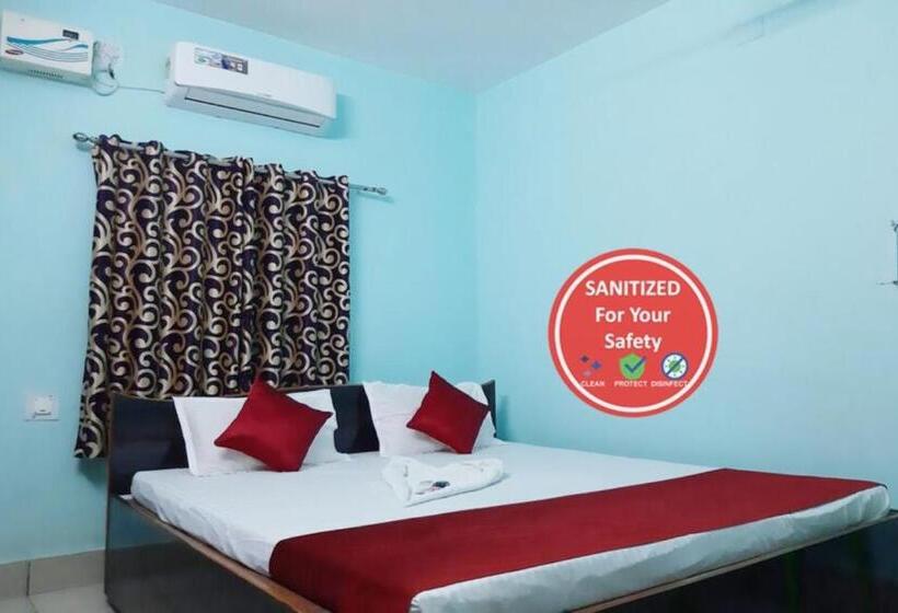Deluxe Room, Goroomgo Gokul Anand Bhawan Puri