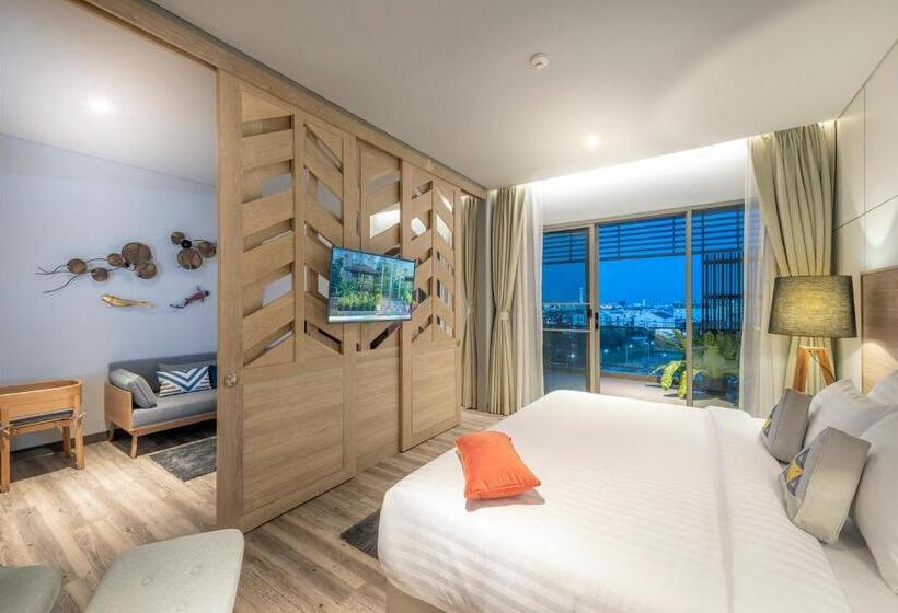 테라스 주니어 스위트, Aisana Hotel Korat