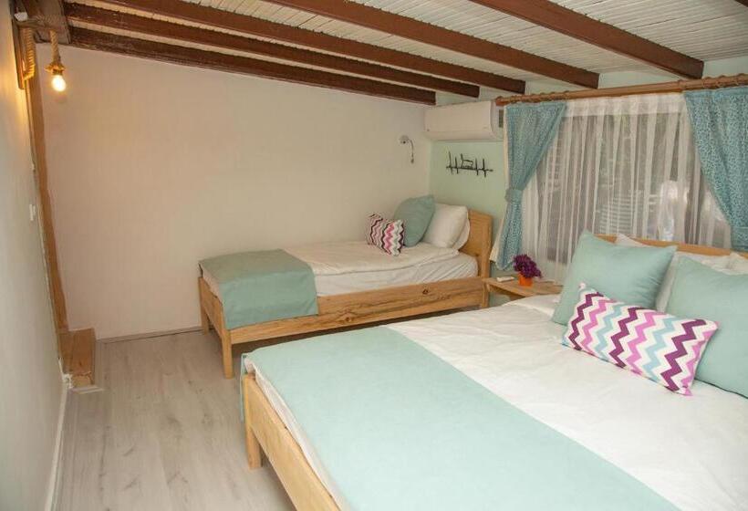 Triple Room Sea View, Kara Kedi Beach Bungalow