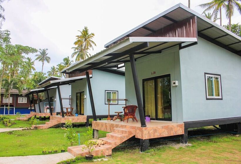 اتاق لوکس سه تخته, Koh Kood Far East Resort