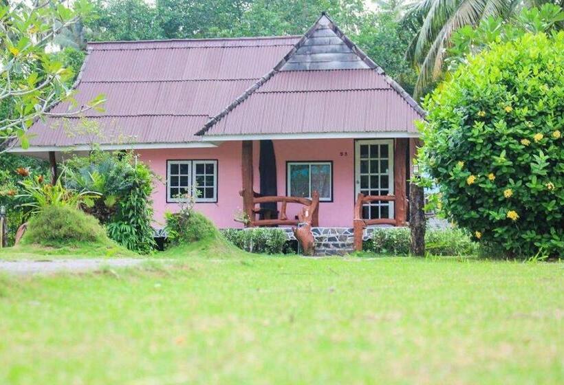 اتاق لوکس سه تخته, Koh Kood Far East Resort