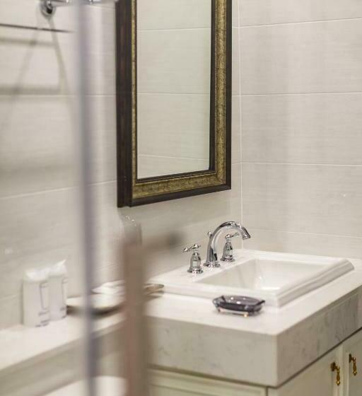 اتاق لوکس با تخت بزرگ, Merchant Villa  Sha Extra Plus